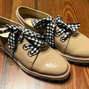 ZARA BRAND BEIGE PATENT TIE UP OXFORDS PLATFORM WHITE SOLE‎ SIZE 36